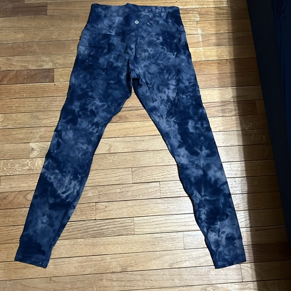 Lulu Lemon Tie Dye bundle Leggings and Shorts , Size- 10! EUC - Picture 2 of 10